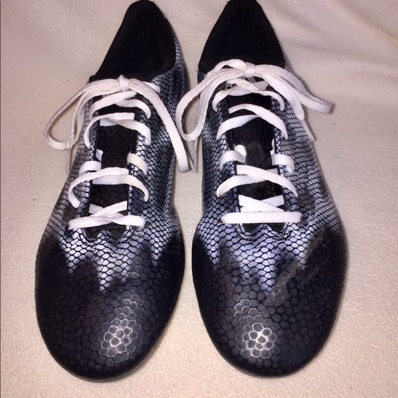 Adidas Soccer or Softball Shoes - Picture 4 of 8